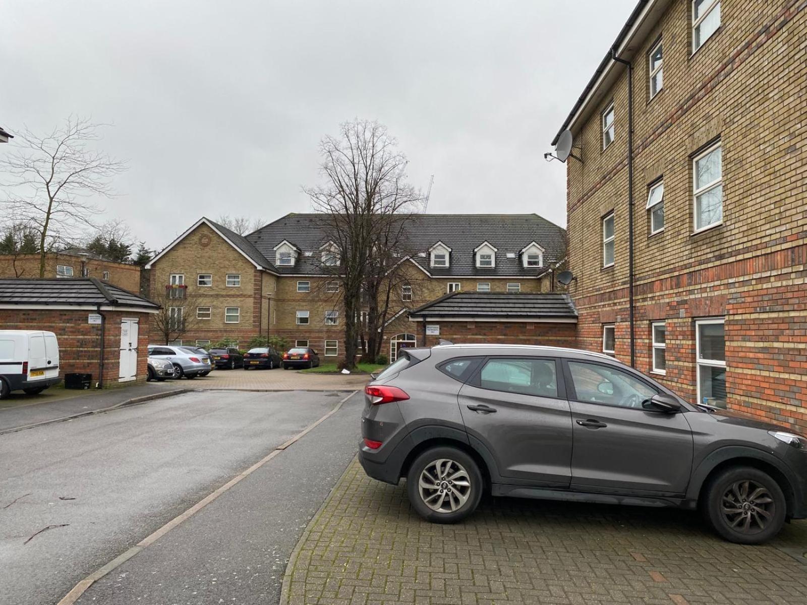 Spacious & Cosy Double And Single Bedrooms Close To Hendon & Colindale Tube Stations Εξωτερικό φωτογραφία