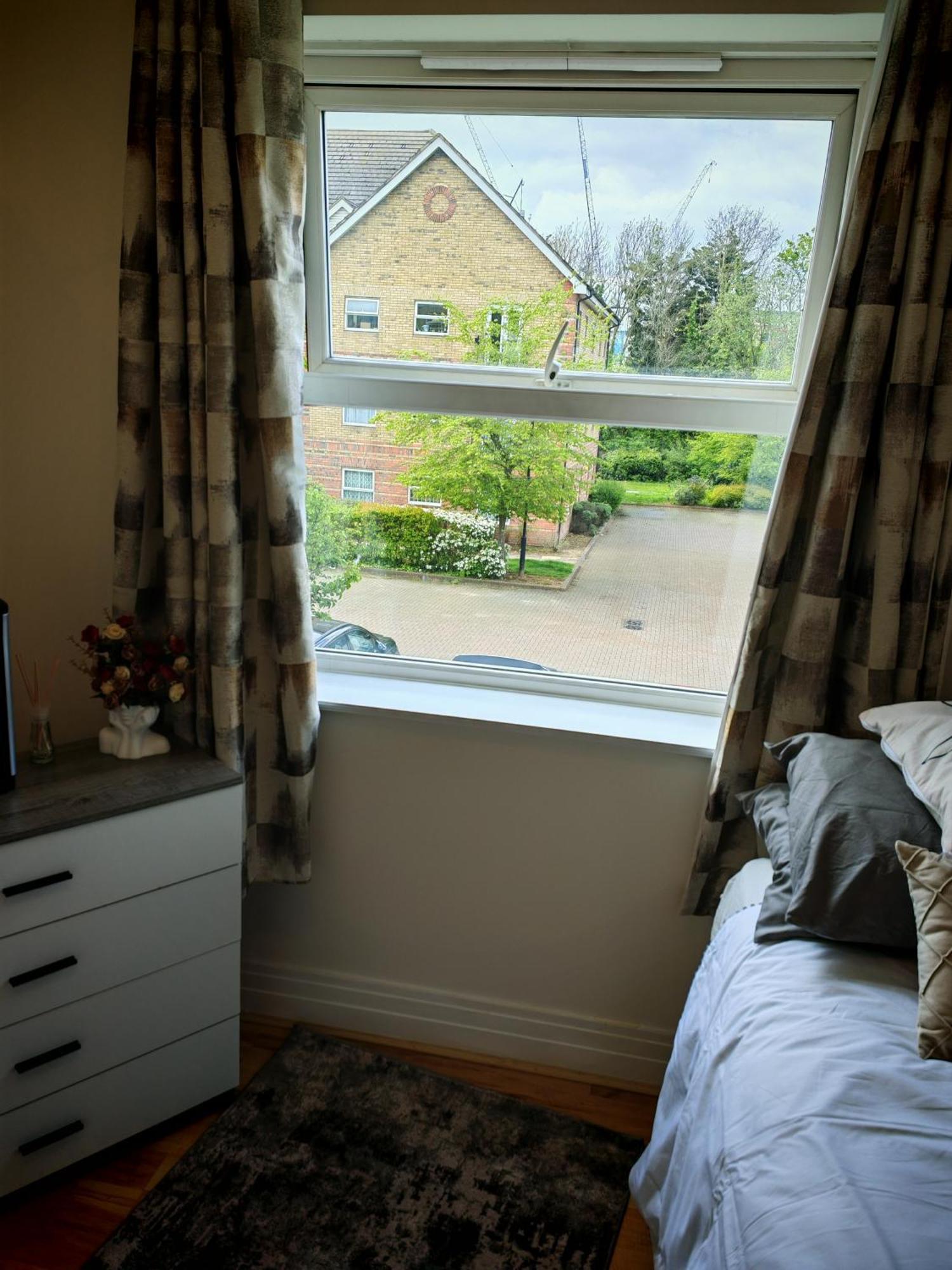 Spacious & Cosy Double And Single Bedrooms Close To Hendon & Colindale Tube Stations Εξωτερικό φωτογραφία
