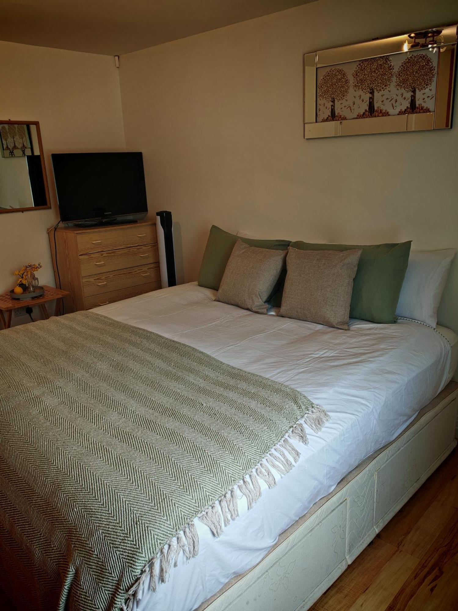 Spacious & Cosy Double And Single Bedrooms Close To Hendon & Colindale Tube Stations Εξωτερικό φωτογραφία